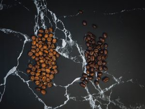 نمونۀ رست روشن و تیره دانه قهوه